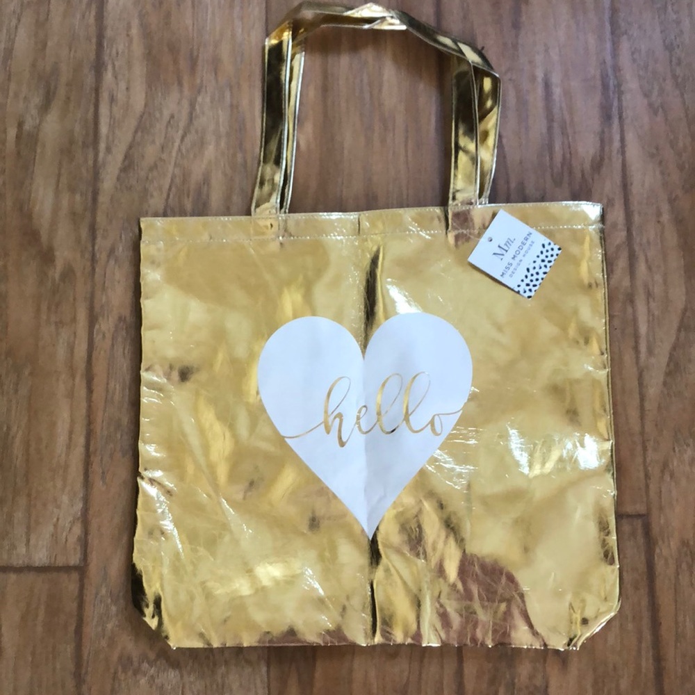 “HELLO HEART” Gold Versatile lined Tote Bag. New with tag. ❤️‍🔥😎